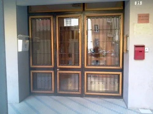 Via Tasso 25 * 卡利亚里